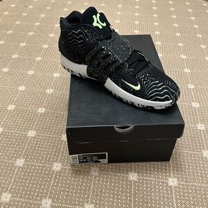 Men’s Nike KD14 black grey fog line/glow white sneakers. Brand new. Never worn.